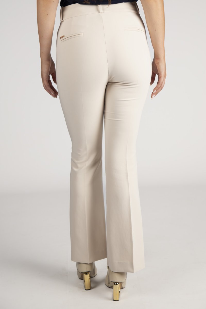 Calça boca de sino bege Silvina Campos - Image 6