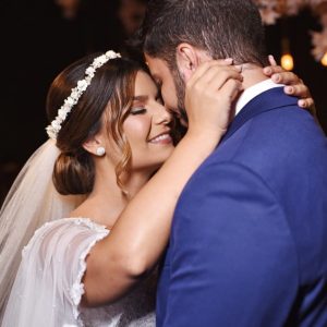 TIARA DE NOIVA COM FLORES E PÉROLAS – BETINA